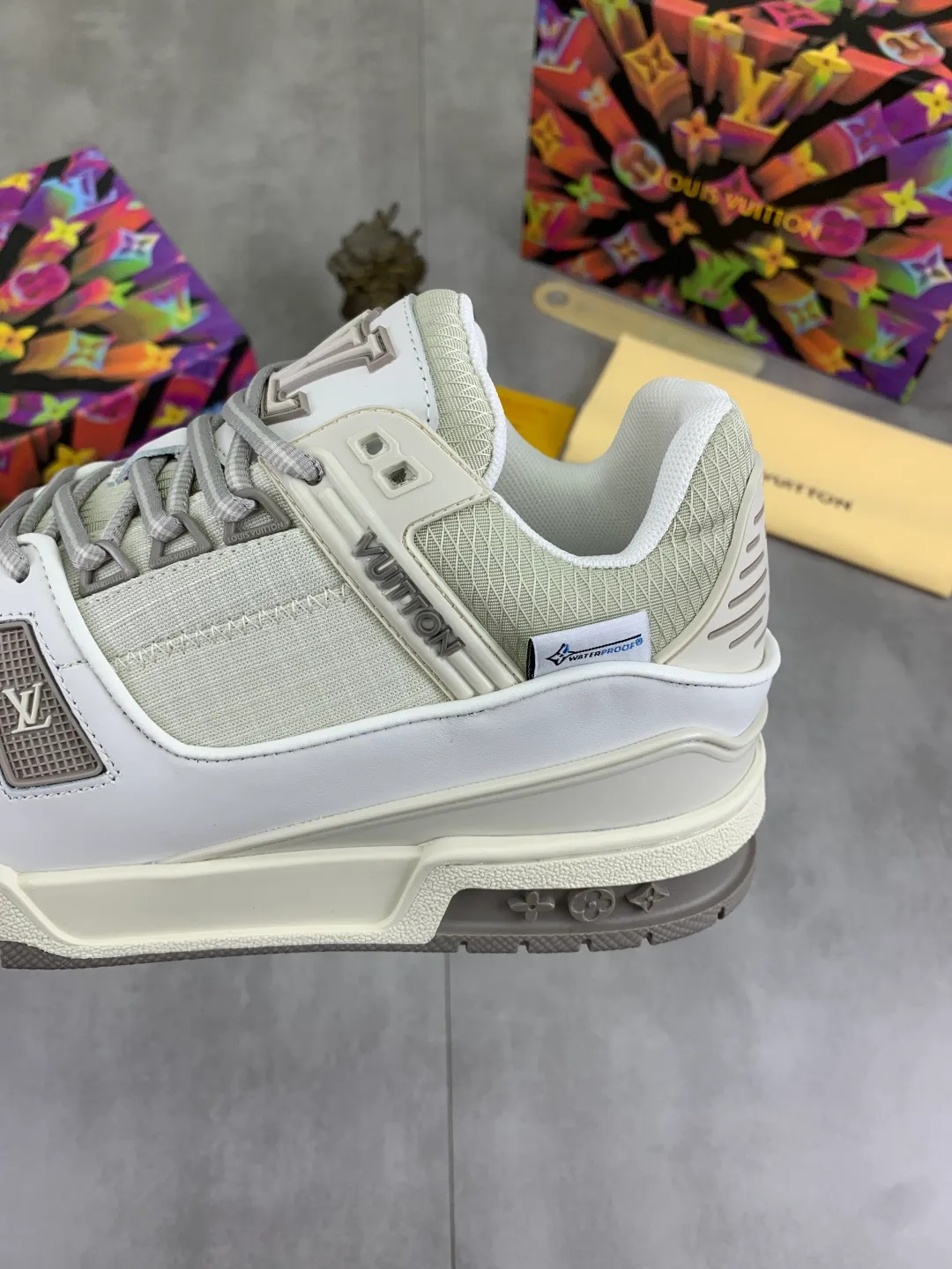 Men's men's shoes 💰P580 New style 💰💎💎Latest color High version 2025Louis*Vuitto* LV Traine Catwalk TRAINER outsole and fabric private model A shoe that definitely costs a lot of money and effort. This series was designed after the arrival of Vifgil. It is favored by many fans every season. Original TPU outsole Original packaging Color: black Available in white (available from stock, super fast shipping) Code number: 35-46